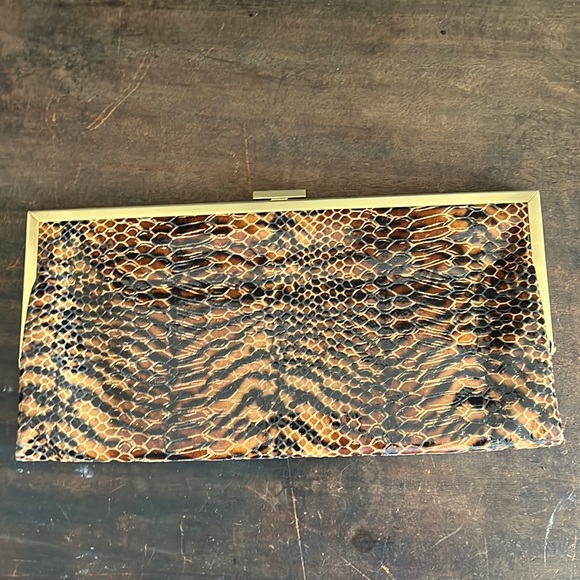 Clutch - Picture 1 of 4